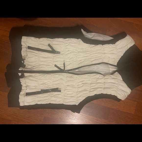 Calvin Klein zip up puffy vest - Picture 2 of 10